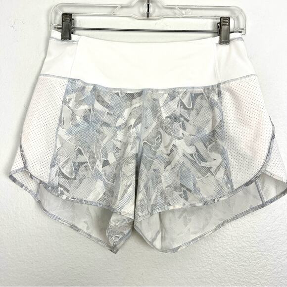 Lululemon | Real Quick Short Perforated 3.5" in 
Jasmine White Multi Running 6 - Picture 5 of 12